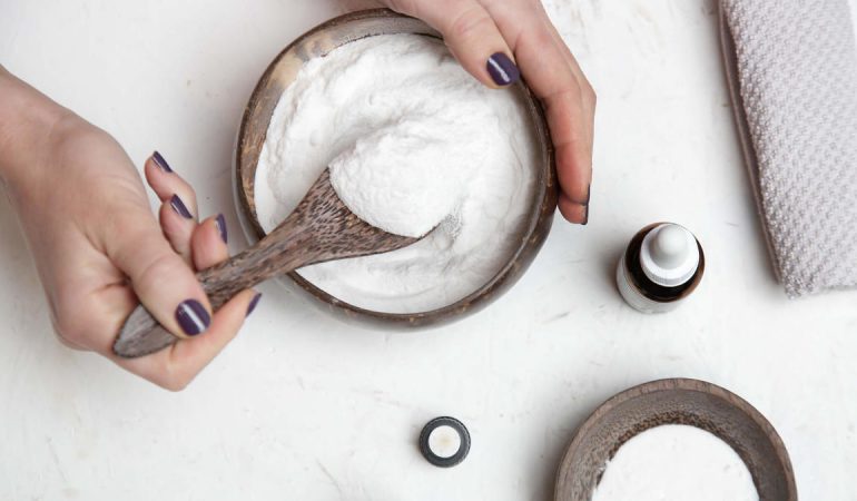 Super-Ingredient: Baking Soda! How Can It Make Your Skin Look Better?