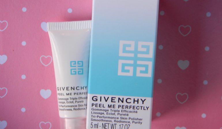 Smoothness, highlighting and purification. Face scrub – Peel Me Perfectly from Givenchy.